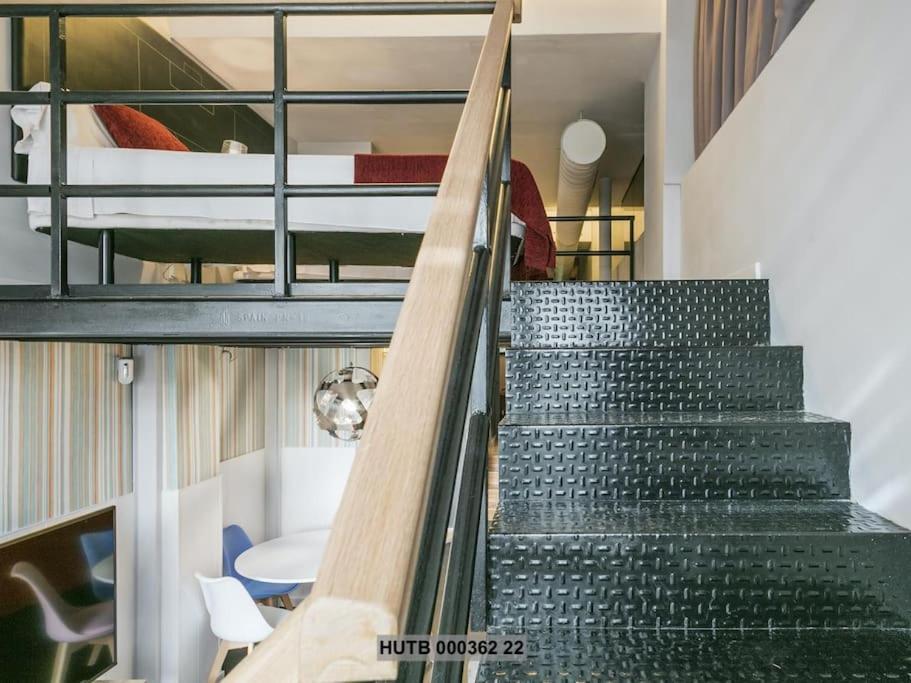 Alcam Futbol Pequeno Apartment Barcelona Exterior photo