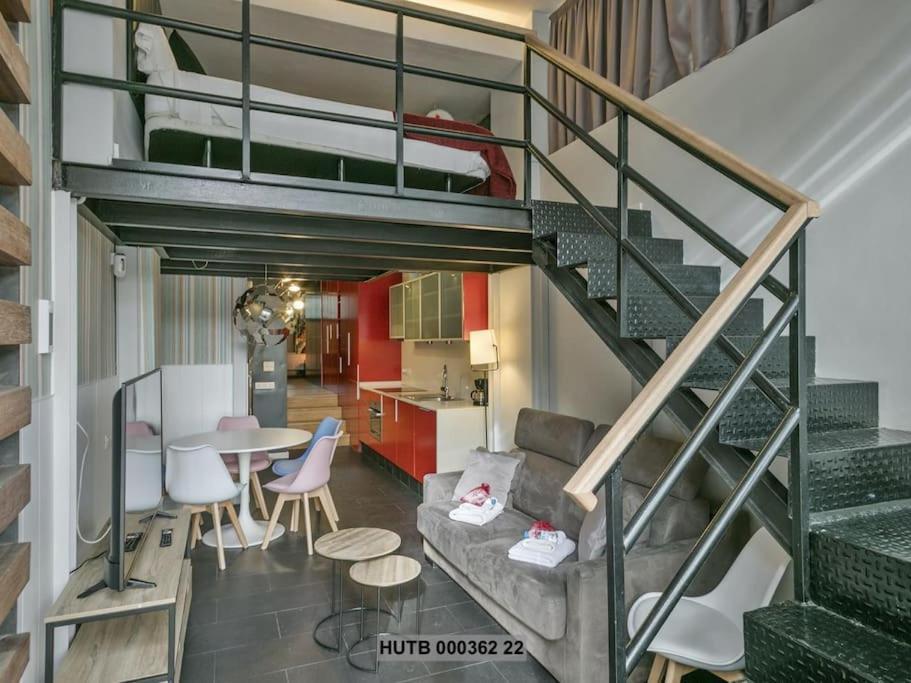 Alcam Futbol Pequeno Apartment Barcelona Exterior photo