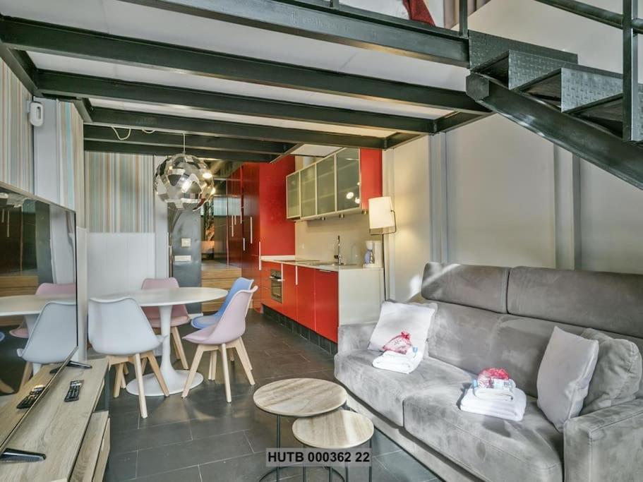 Alcam Futbol Pequeno Apartment Barcelona Exterior photo